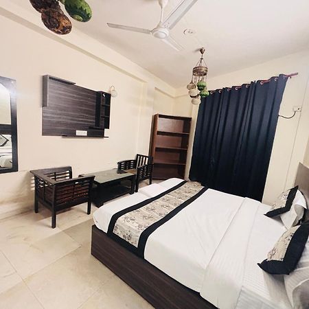 Hauz Khas Villa Нью-Дели Экстерьер фото