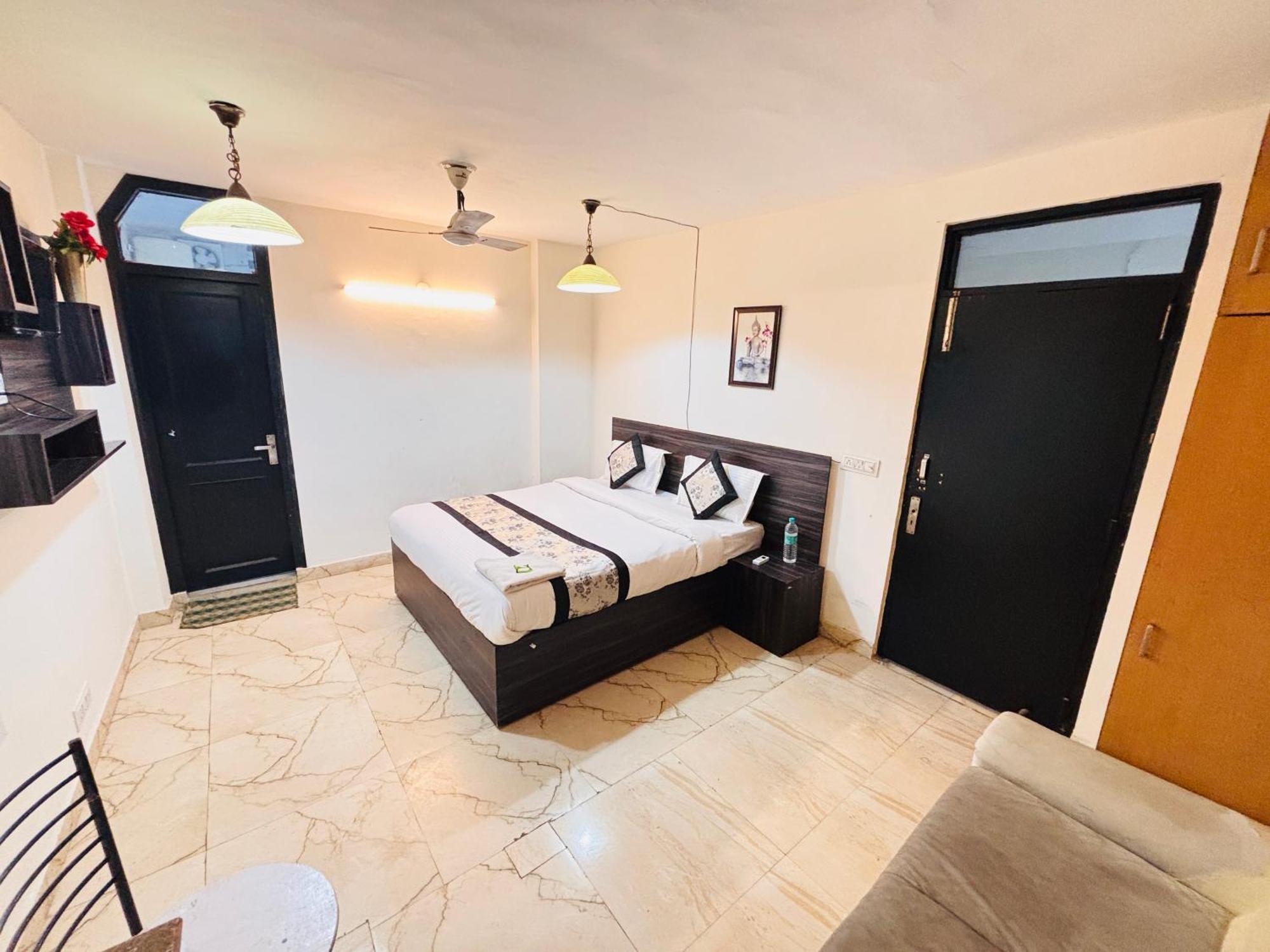 Hauz Khas Villa Нью-Дели Экстерьер фото