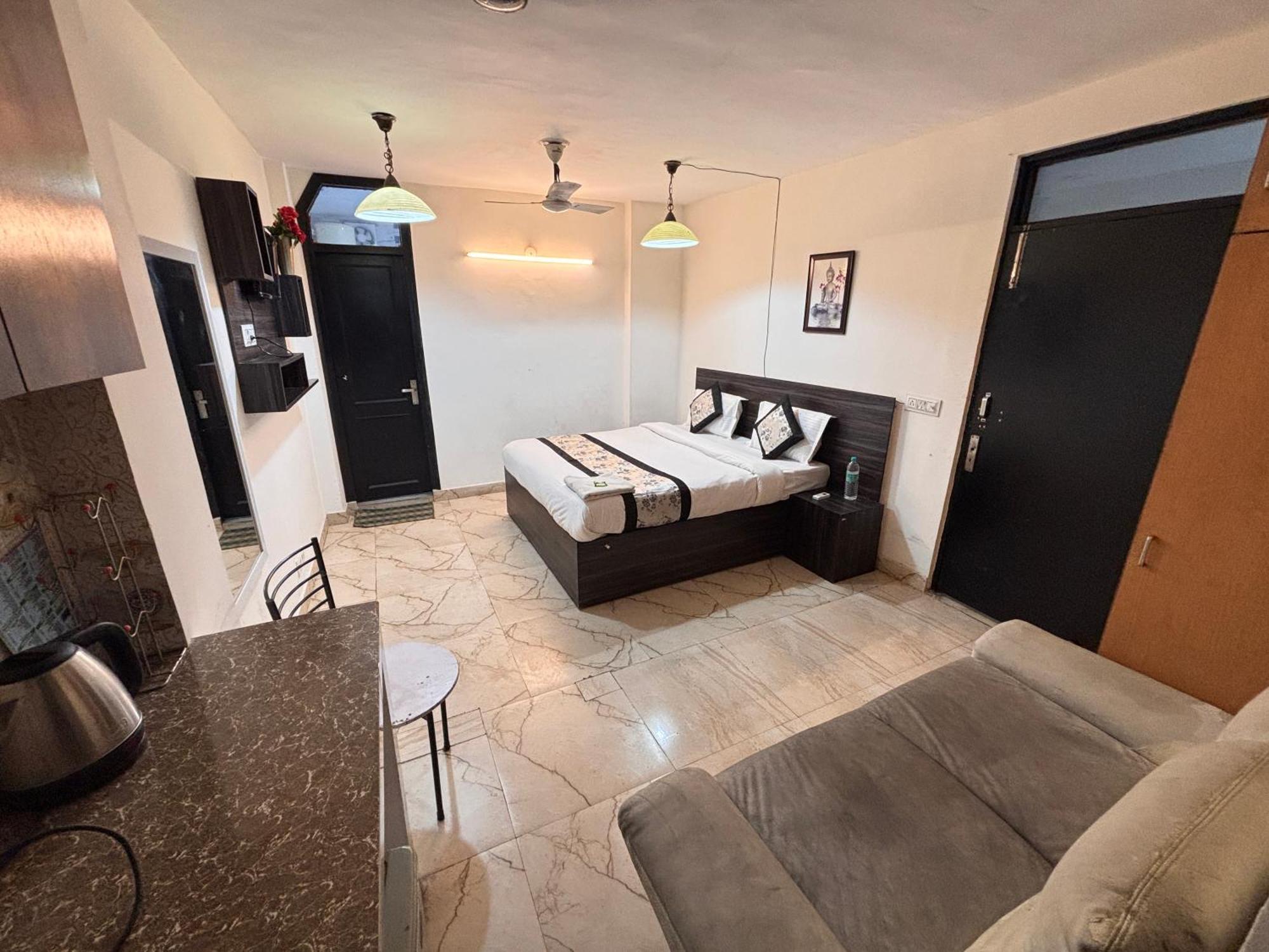 Hauz Khas Villa Нью-Дели Экстерьер фото