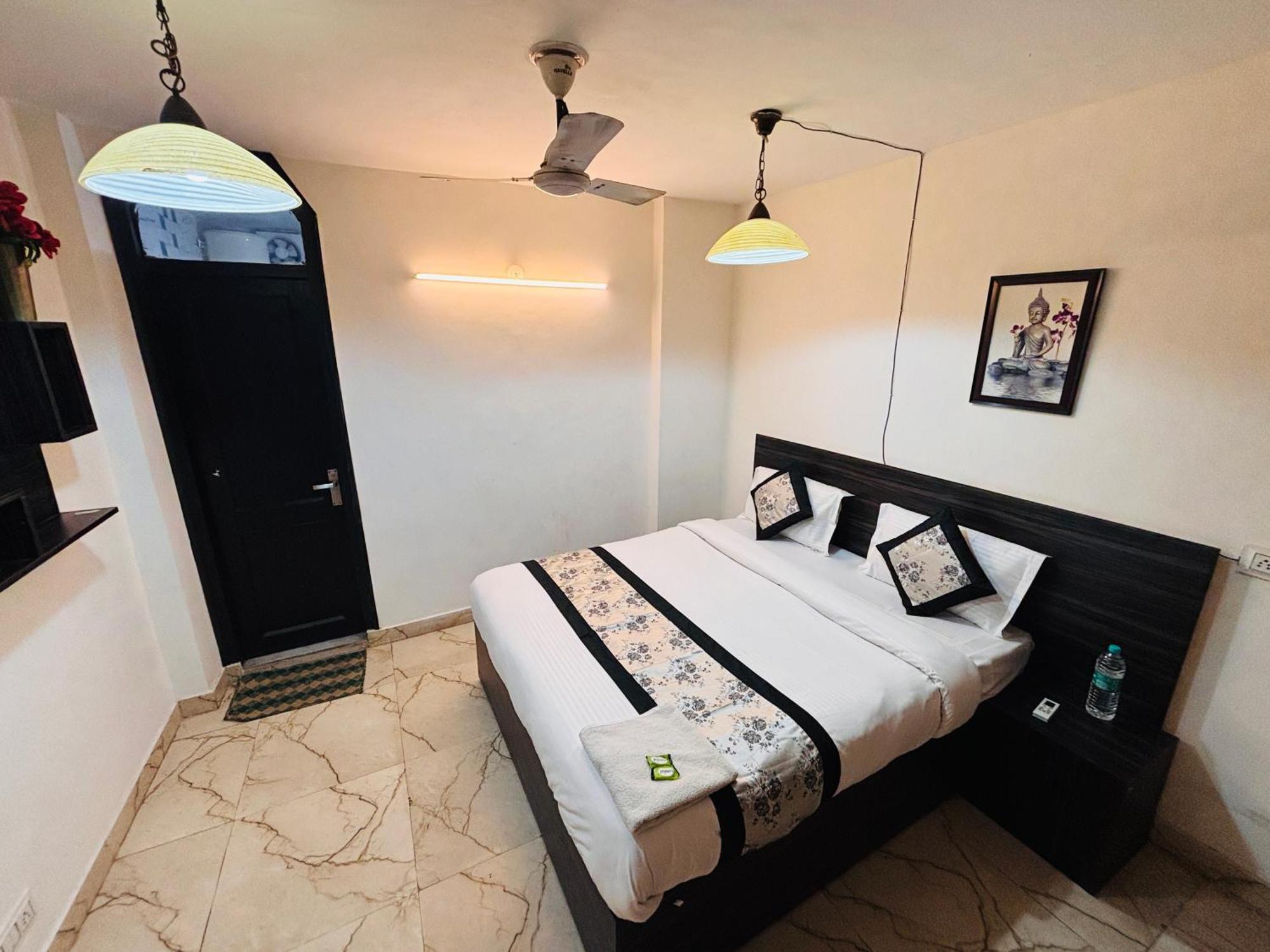 Hauz Khas Villa Нью-Дели Экстерьер фото