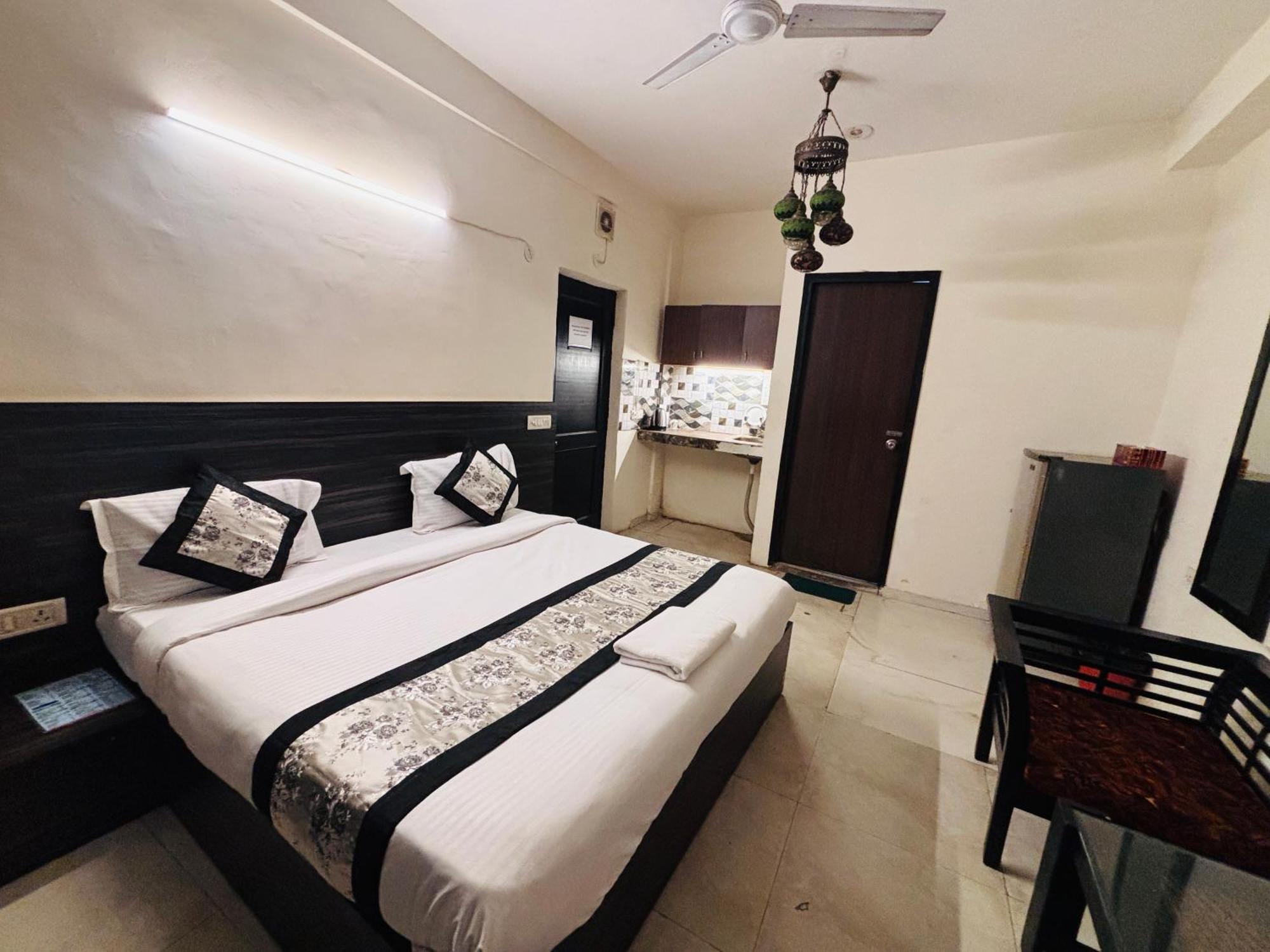 Hauz Khas Villa Нью-Дели Экстерьер фото